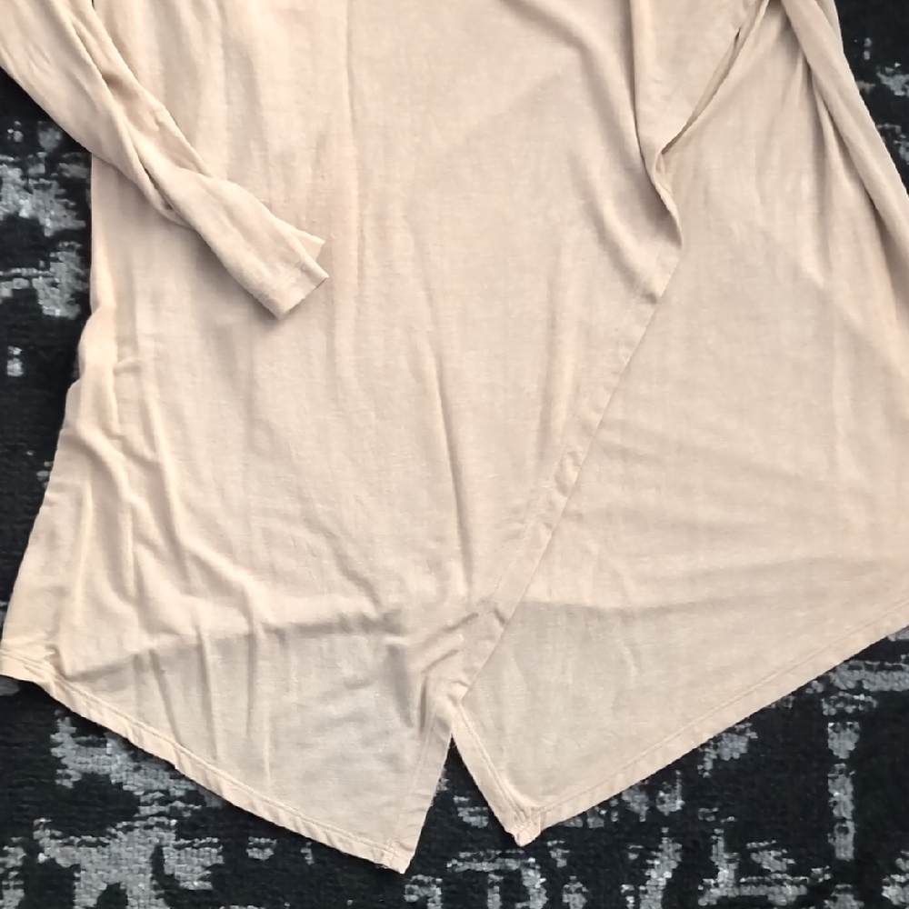 Marcella NYC Morgan Tunic - Picture 5 of 6